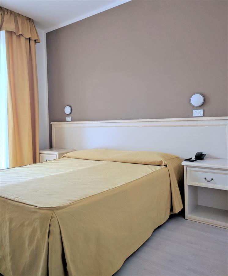 Hotel Piccolo Mondo 리도디캄파이오레 외부 사진